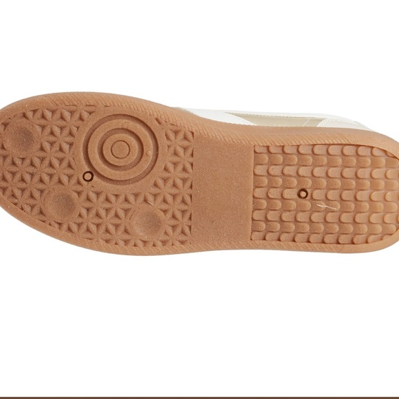 Dolce Vita NWB Quantum light gold fashion sneakers NEW! - Picture 2 of 6